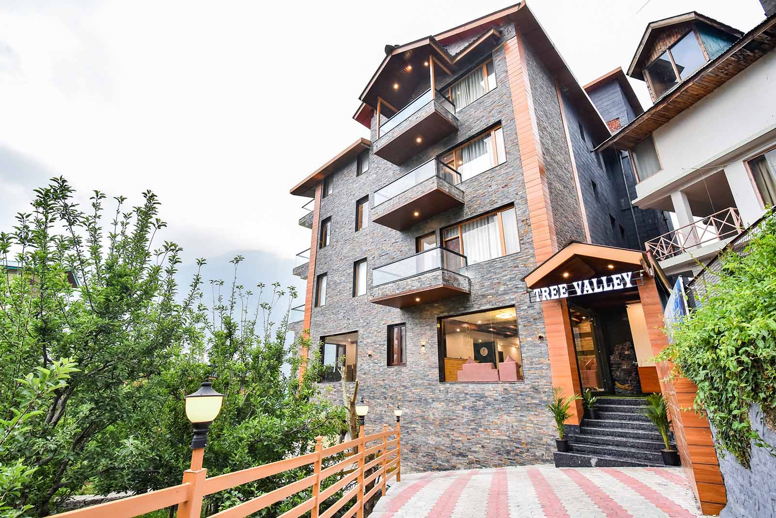 https://www.terraahotels.com/Tree Valley By Terraa Hotels